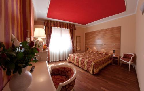 Hotel Cles Luaran gambar