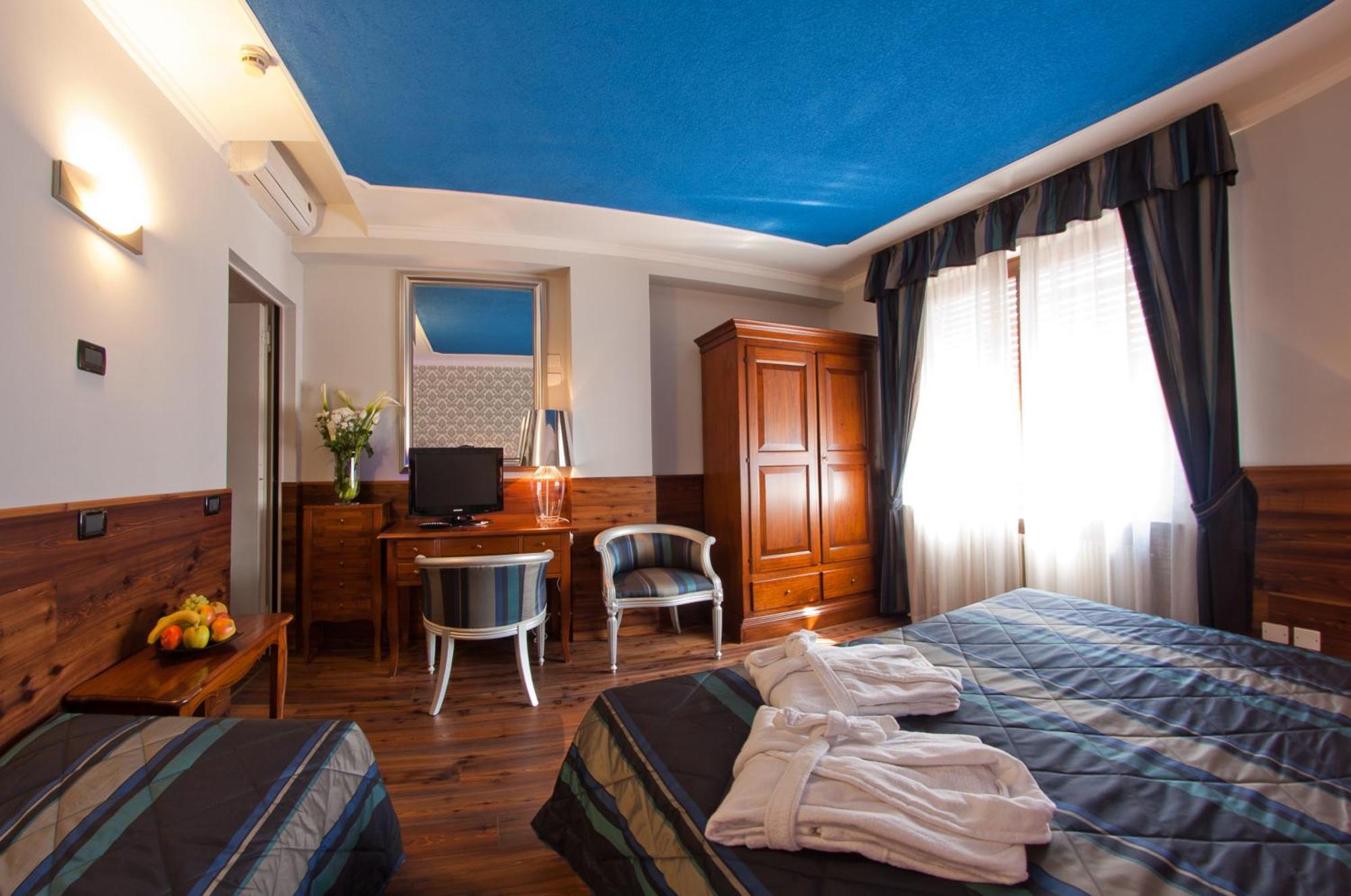Hotel Cles Bilik gambar