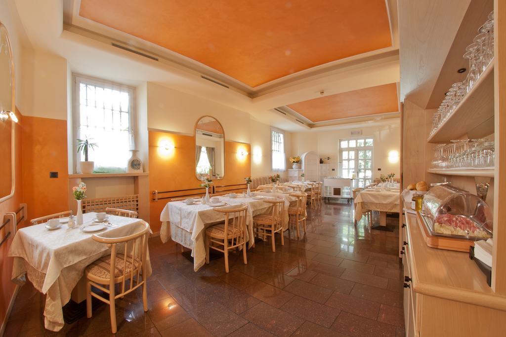 Hotel Cles Luaran gambar
